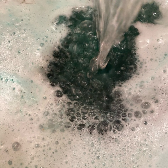 HOMEMADE BATH-BOMBS!!! - Picture 7 of 8